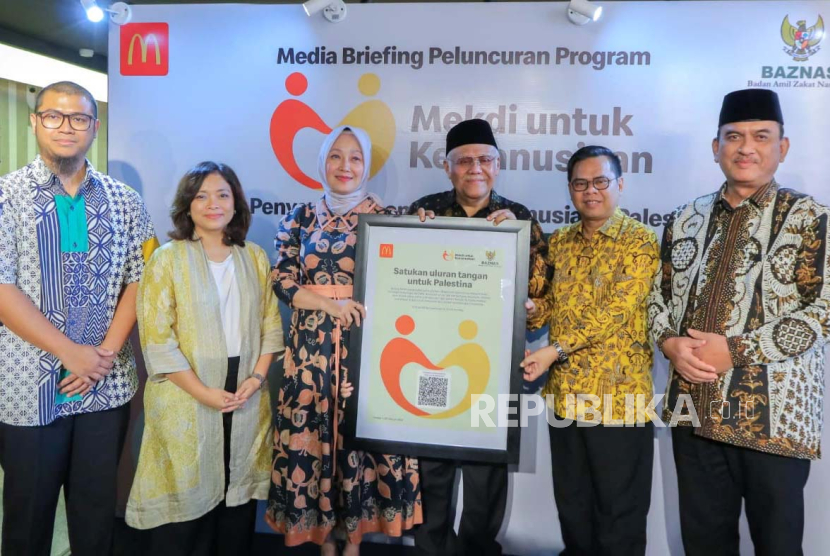 PT Rekso Nasional Food berkolaborasi dengan Baznas dalam Peluncuran Program Mekdi Untuk Kemanusiaan dan Penyerahan Bantuan Kemanusiaan Palestina di McD Thamrin Jaya, Jakarta Pusat, Rabu (31/1/2024).