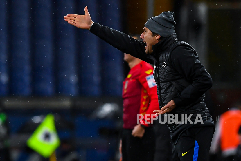 Reaksi pelatih Inter Italia Antonio Conte saat pertandingan sepak bola Serie A Italia Uc Sampdoria vs Fc Inter di stadion Luigi Ferraris di Genoa, Italia, 06 Januari 2021.