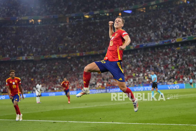 Pemain Spanyol Dani Olmo melakukan selebrasi usai mencetak gol saat pertandingan semifinal Euro 2024 di Munich, Jerman, Selasa (9/7/2024).Dalam Pertandingan tersebut Spanyol berhasil mengalahkan Prancis dengan skor 2-1. Dengan hasil itu Spanyol berhasil melaju ke final Piala Eropa 2024.