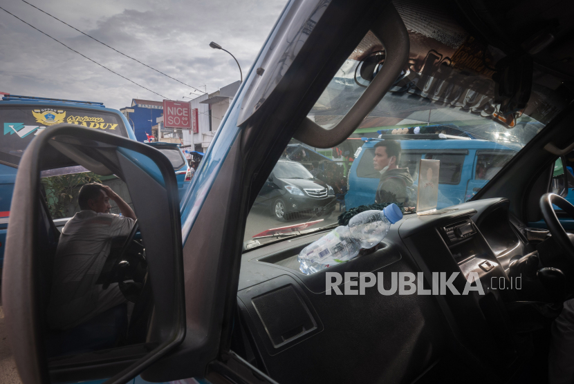 Tarif baru berlaku untuk transportasi umum dengan izim trayek di Kota Palembang.