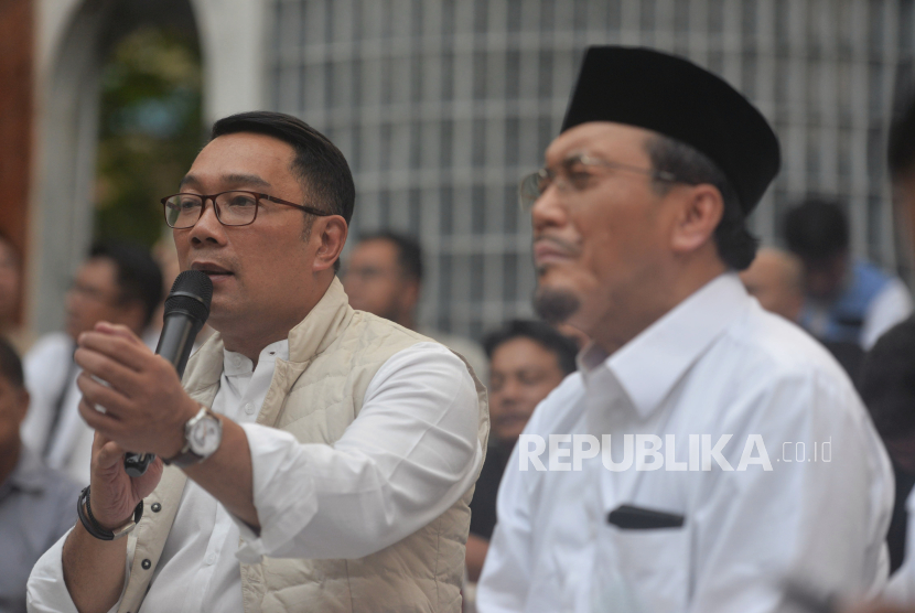 Ridwan Kamil dan Suswono saat menghadiri launching Jalak Nasional dan deklarasi kolaborasi komunitas relawan se Jakarta di Kawasan Ampera, Jakarta, Ahad (1/9/2024).