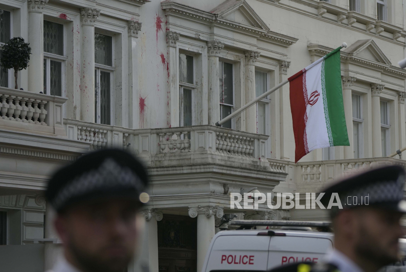 Kementerian Luar Negeri Iran memanggil Duta Besar Inggris di Teheran sebagai reaksi atas 
