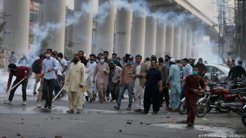 Penangkapan Pemimpin Partai Islam Picu Protes di Pakistan