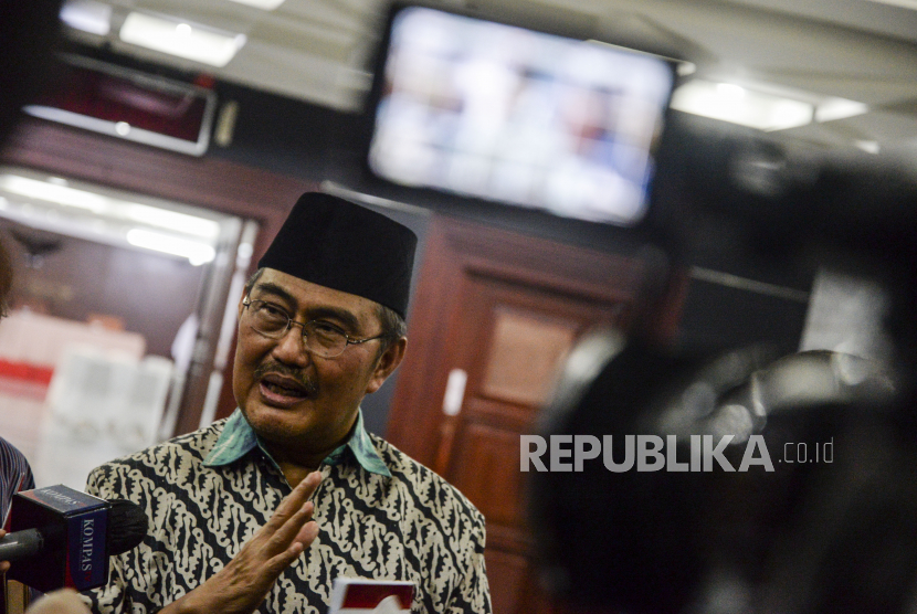 Mantan Ketua Mahkamah Konstitusi (MK) Jimly Asshiddiqie. Jimly minta agar wacana perpanjangan jabatan Jokowi disetop.