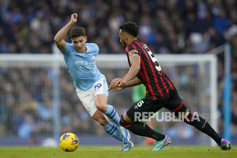 Bek Manchester City John Stones (kiri). 