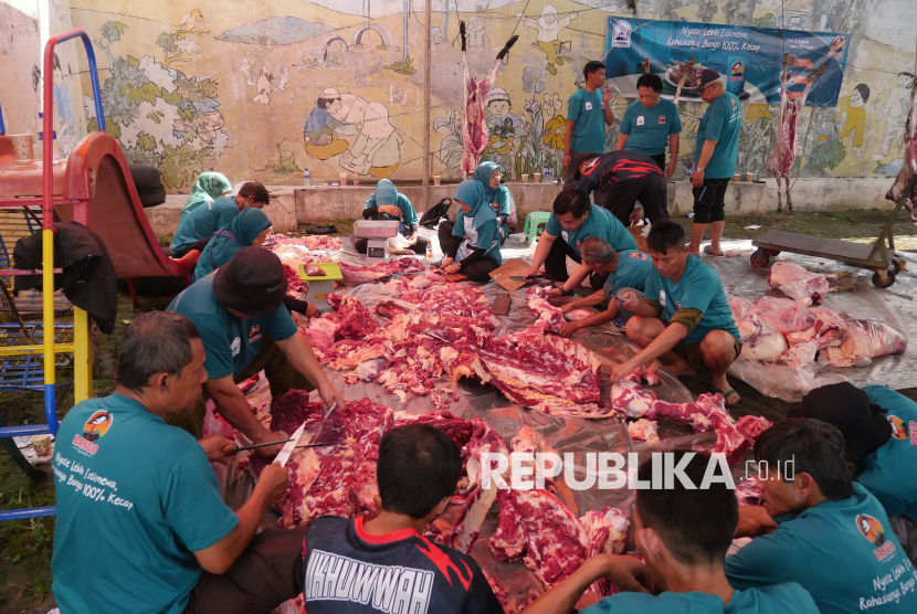 Ilustrasi bantuan daging kurban Presiden Prabowo.
