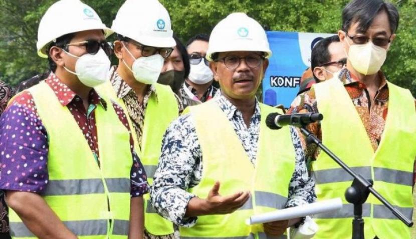 Menkominfo Johnny saat Konferensi Pers di Pelataran Candi Borobudur, Magelang, Jawa Tengah, Kamis (14/7/2022). (Kominfo)