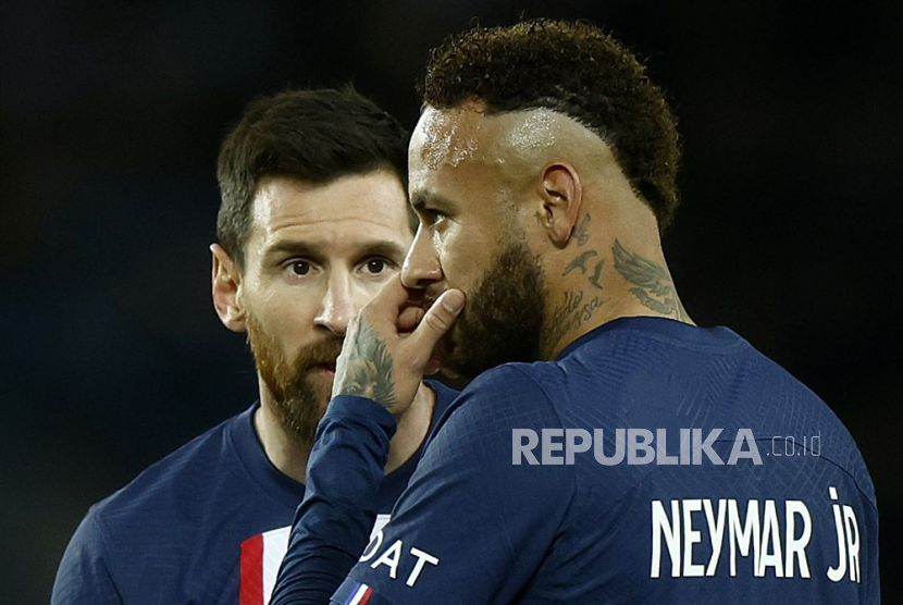 Duet penyerang Paris Saint-Germain Neymar dan Lionel Messi.