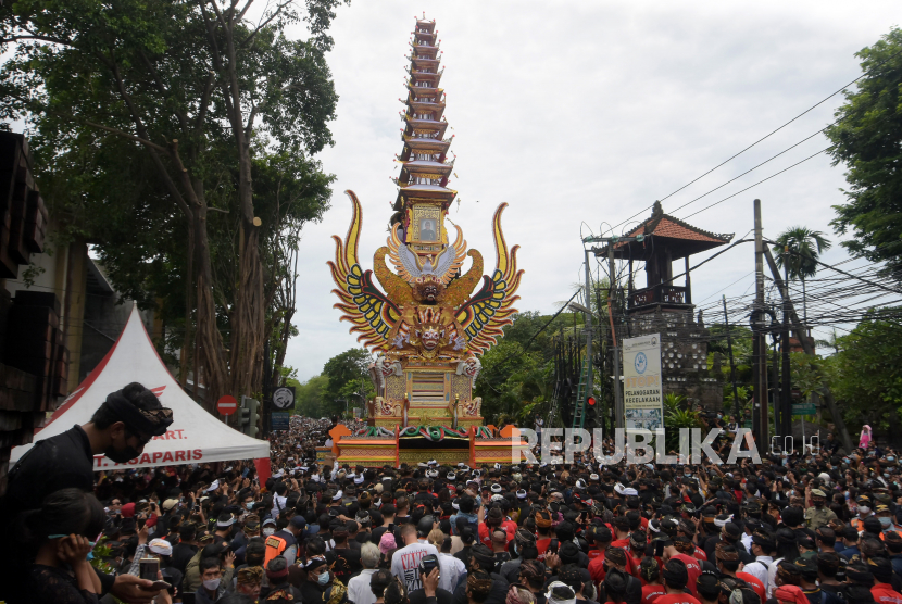 Ilutrasi ritual keagamaan di Denpasar Bali jadi salah satu magnet wisata. Kota Denpasar mempunyai potensi ekonomi kreatif yang besar 