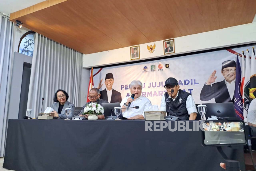 Konferensi pers Timnas AMIN tentang website KPU (Sirekap) bertajuk Sebuah Perjalanan Kawal Suara dan Telusur Etika di Rumah Koalisi Perubahan, Jalan Brawijaya X, Kebayoran Baru, Jakarta Selatan, Jumat (16/2/2024). 