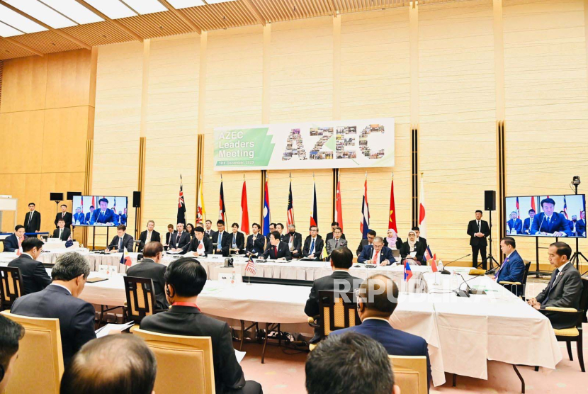 Presiden Jokowi di Konferensi Tingkat Tinggi (KTT AZEC) di Main Hall Kantor PM Jepang, Tokyo, Senin (18/12/2023).