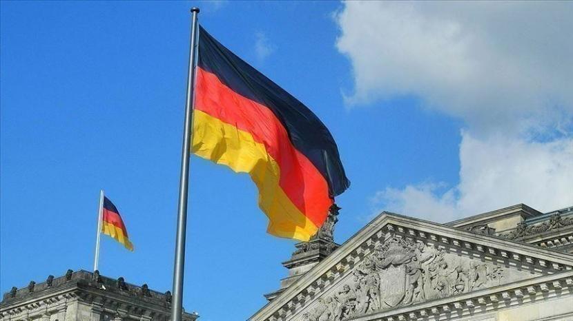 Jerman  dengan tegas menolak inisiatif baru sekelompok pengacara untuk mempertimbangkan kembali larangan terhadap kelompok teroris PKK.