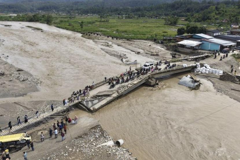 Kementerian PU gerak cepat tangani Jembatan Aih Bobo terdampak banjir.