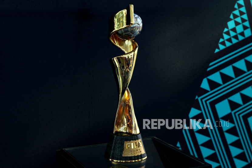  Trofi Piala Dunia Wanita FIFA. Timnas Spanyol dan timnas Jepang melaju ke babak perempat final Piala Dunia Wanita 2023, Sabtu (5/8/2023).