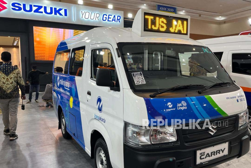 PT Suzuki Indonesia Sales (SIS) perkenalkan Suzuki New Carry sebagai kendaraan komersial unggulan di sektor kesehatan, jasa pengangkutan, retail, hingga UMKM, dalam ajang GAIKINDO Indonesia International Commercial Vehicle Expo (GIICOMVEC) 2024 di JCC Senayan, Jakarta Pusat, Kamis (7/3/2024). 