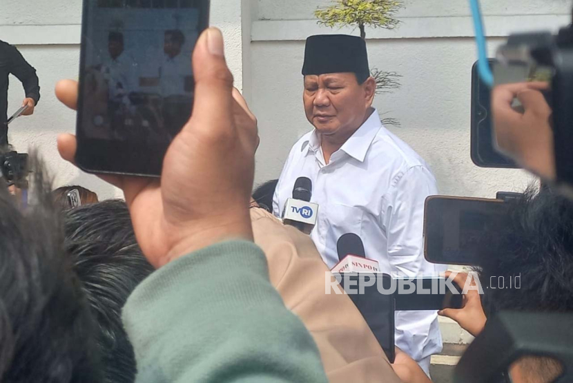 Prabowo Subianto-Gibran Rakabuming Raka arrived at KPU RI Office, Central Jakarta, Wednesday (24/4/2024).
