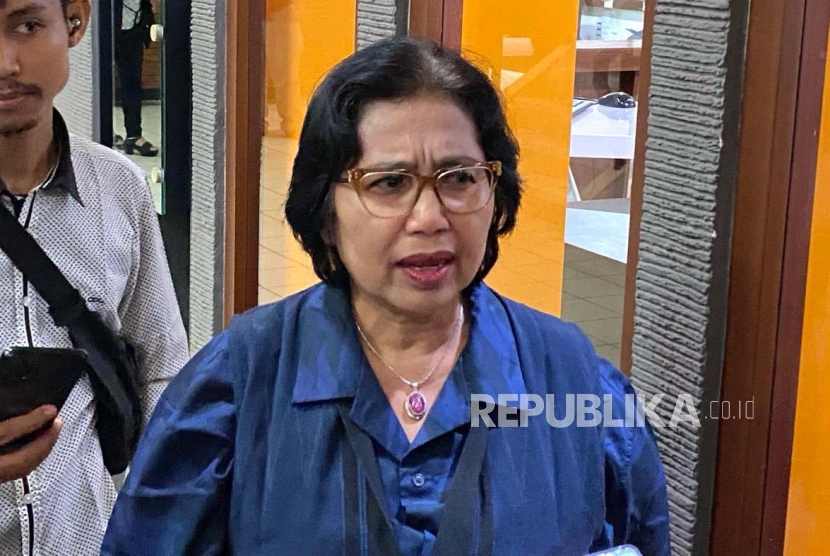 Politikus Partai Nasdem yang juga anggota Komisi IX DPR Irma Suryani Chaniago menyinggung PDIP yang hanya diam saja ketika menang pemilu, di Kompleks Universitas Indonesia (UI), Depok, Kamis (7/3/2024). 