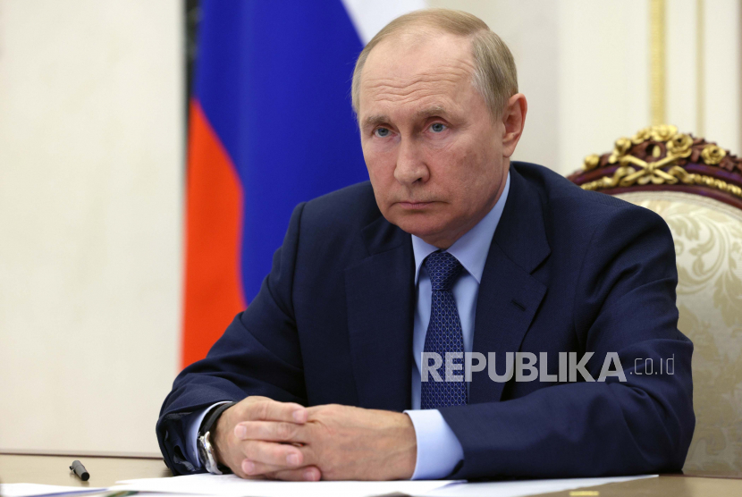 Presiden Rusia Vladimir Putin mengungkapkan, negaranya siap membagikan 300 ribu ton pupuk gratis ke negara-negara berkembang.