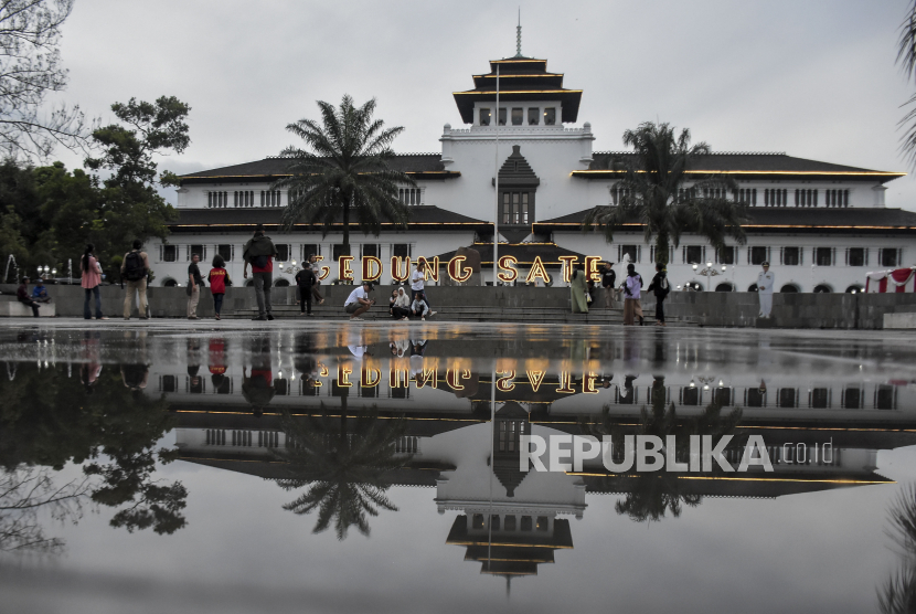 Gedung Sate, Jalan Diponegoro, Kota Bandung