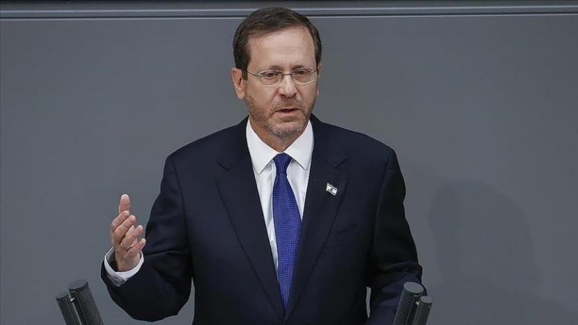 Presiden Israel Isaac Herzog mendesak Perdana Menteri Benjamin Netanyahu dan pihak oposisi untuk berdialog guna mencapai kesepakatan atas perombakan peradilan yang kontroversial.
