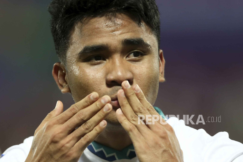 Kapten tim nasional Indonesia, Asnawi Mangkualam Bahar turut bersuara terkait keberhasilan mereka lolos ke babak 16 besar Piala Asia 2023. 