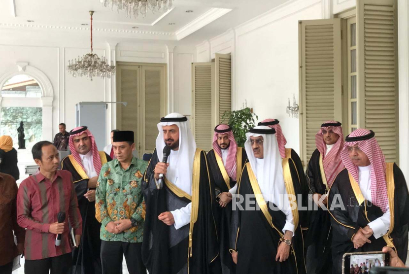 Menteri Haji dan Umrah Kerajaan Arab Saudi Tawfiq bin Fawzan Al-Rabiah, usai menemui Wapres Ma’ruf Amin di Istana Wakil Presiden di Jakarta, Selasa (30/4/2024).