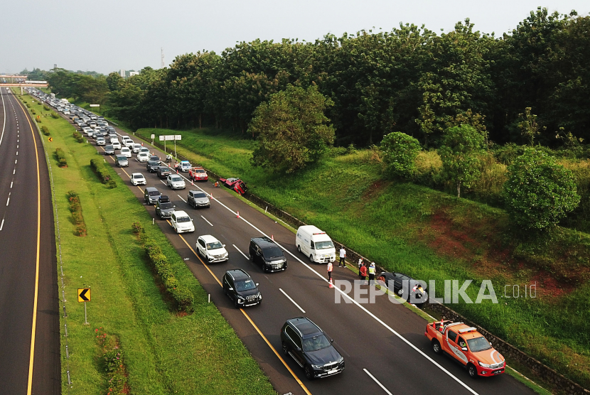 Ilustrasi Kecelakaan Tol Cipali