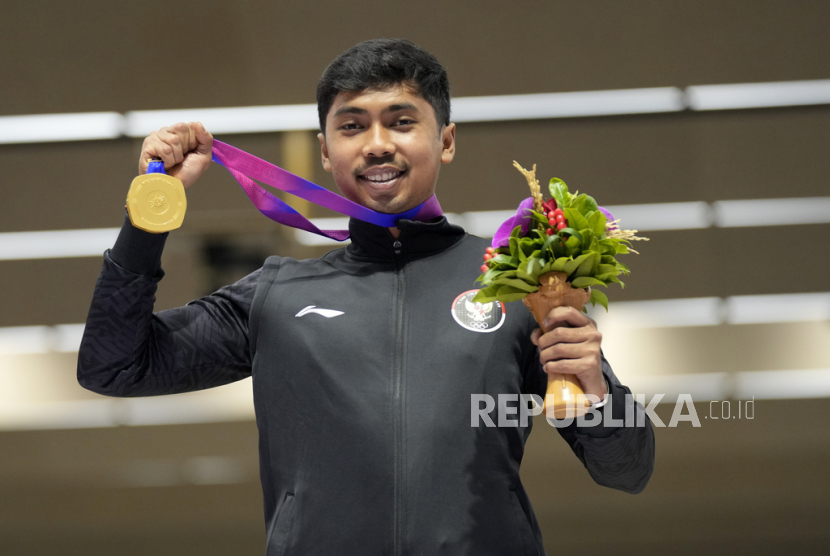 Atlet menembak Muhammad Sejahtera Dwi Putra kembali menjadi pahlawan Indonesia dengan torehan medali emasnya yang kedua di Asian Games 2022 Hangzhou, Cina. 