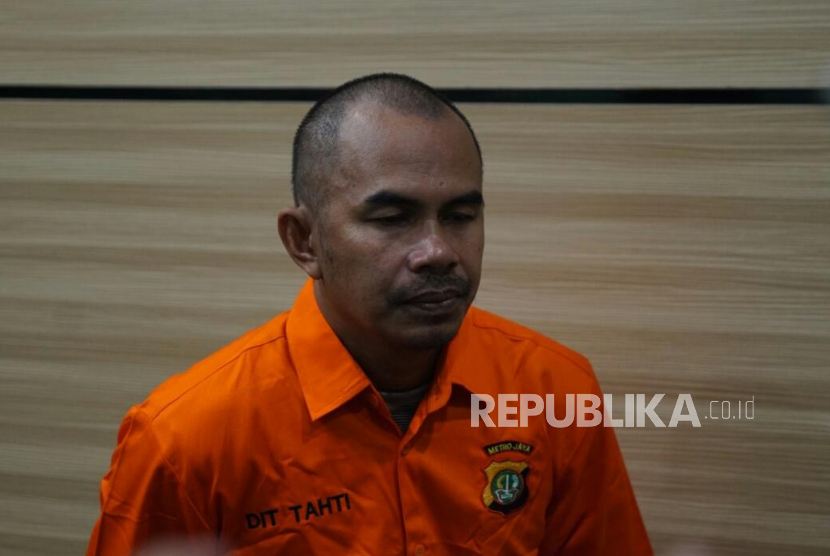 Koordinator tindak pidana perdagangan orang (TPPO) dengan modus jual ginjal bernama Hanim memberikan pengakuan di Polda Metro Jaya, Jakarta Selatan.
