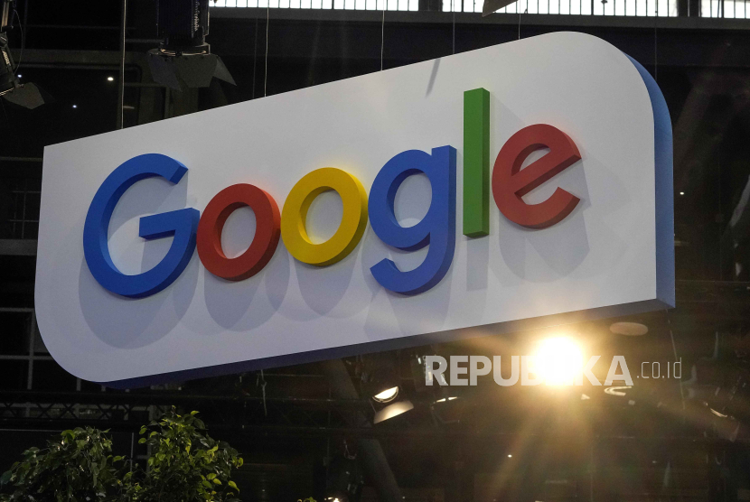 FILE - The Google logo is photographed at the Vivatech show in Paris, on June 15, 2023. Japan’s antitrust watchdog said Monday, April 22, 2024, that U.S. search giant Google must fix its advertising search restrictions affecting Yahoo in Japan. 