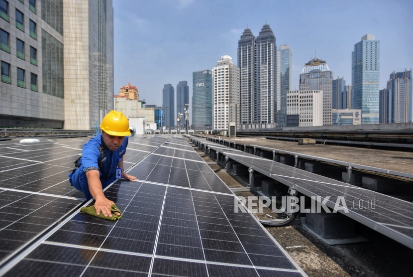 Rencana pemerintah menerapkan power wheeling atau pemanfaat jaringan bersama dalam Rancangan Undang-Undang Energi Baru dan Energi Terbarukan (RUU EBET) berpotensi menaikkan minat investor untuk menana