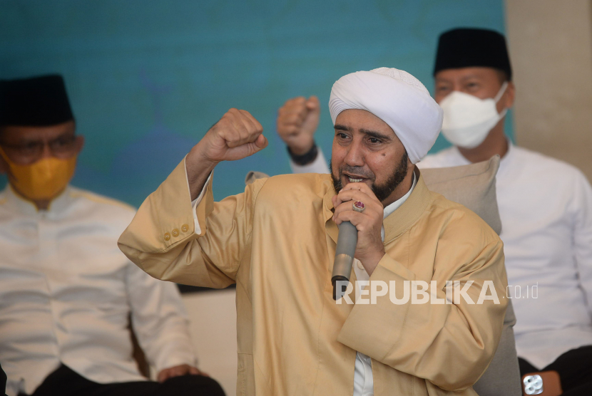 Pimpinan Majelis Ahbabul Musthofa Solo Jawa Tengah, Habib Syech Bin Abdul Qodir Assegaf. 