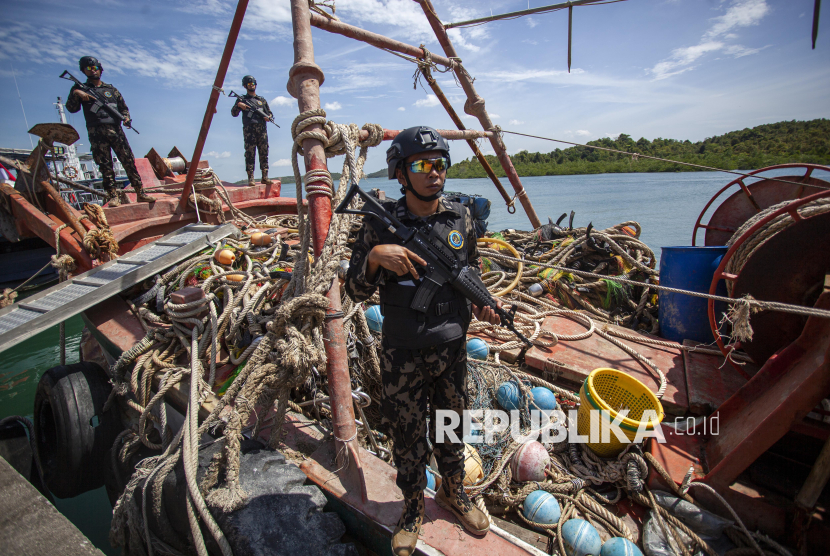 Lakukan Ilegal Fishing di Laut Natuna, Kapal Berbendera Vietnam Diamankan Petugas