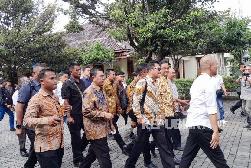 Calon Presiden (Capres) nomor urut 1, Anies Baswedan sampai di Kantor Gubernur DIY, Kota Yogyakarta untuk bertemu Gubernur DIY, Sri Sultan Hamengku Buwono x, Rabu (24/1/2024).  
