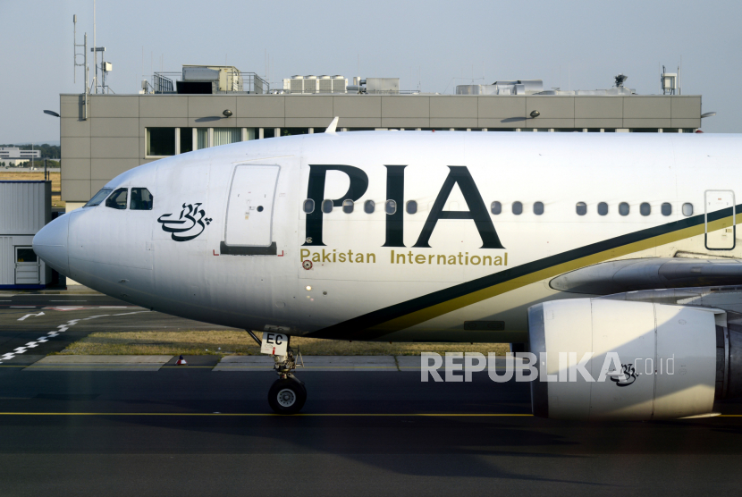 Pesawat Pakistan International Airlines Airbus A310. Pesawat PIA jatuh di perumahan penduduk Pakistan, pada Jumat (22/5).