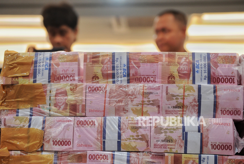 Bank Indonesia (BI) menanggapi pelemahan rupiah menuju posisi Rp 17.100 per dolar AS pada Selasa (7/4/2026). 