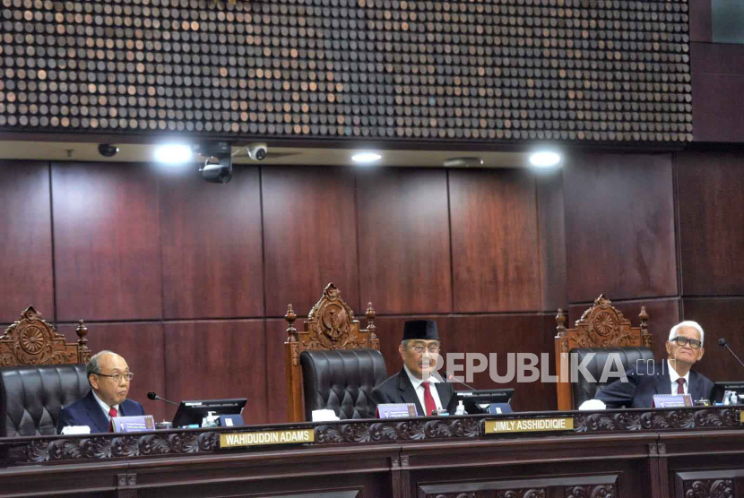 Suasana jalannya sidang Majelis Kehormatan Mahkamah Konstitusi (MKMK) dengan agenda pembacaan putusan  di Gedung Mahkamah Konstitusi (MK), Jakarta, Selasa (7/11/2023).