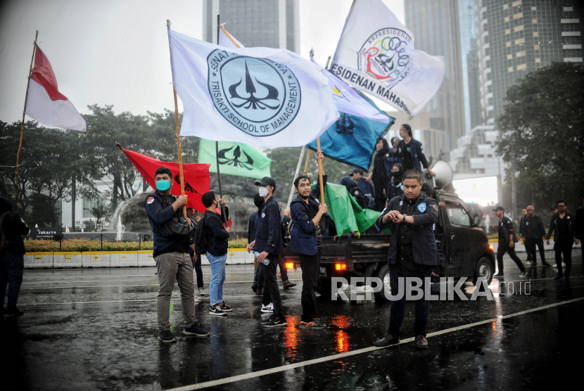 Aksi Mahasiswa Trisakti Peringati 24 Tahun Tragedi 12 Mei 1998 Republika Online