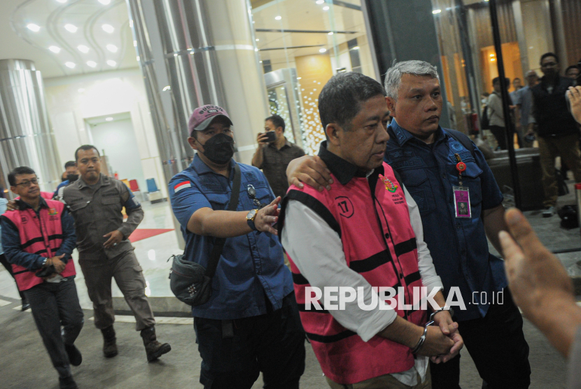 Kejagung Tahan 7 Tersangka Baru dalam Kasus Dugaan Korupsi Minyak Mentah