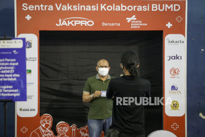  PT Jakarta Propertindo (Jakpro) bersama Jakarta Experience Board menyiapkan 2.000 vaksin Covid-19 jenis Sinovac bagi warga Ibu Kota guna mendukung program percepatan vaksinasi nasional. (Ilustrasi)