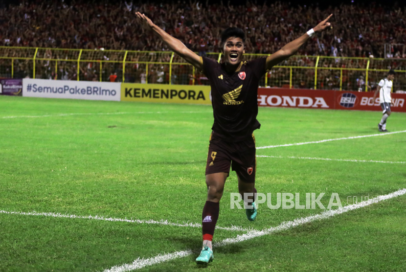 Pesepak bola PSM Makassar Ramadhan Sananta yang musim depan memperkuat Persis Solo.