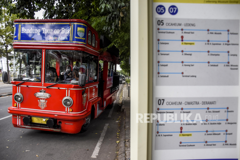 Bus Bandros (Bandung Tour On Bus). 