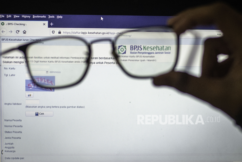 Warga mencari informasi tentang keaktifan keanggotaan BPJS Kesehatan di Jakarta. Investigasi data pribadi anggota BPJS Kesehatan yang bocor harus diselidiki.