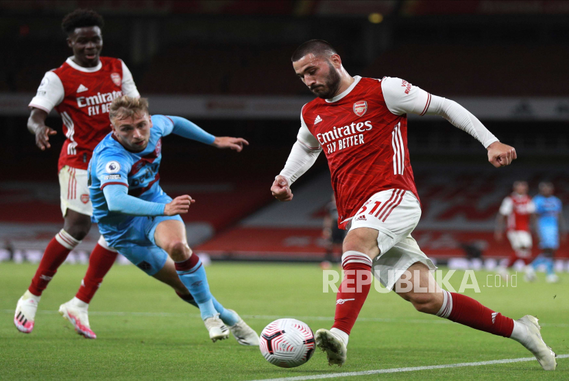 Sead Kolasinac (kanan).