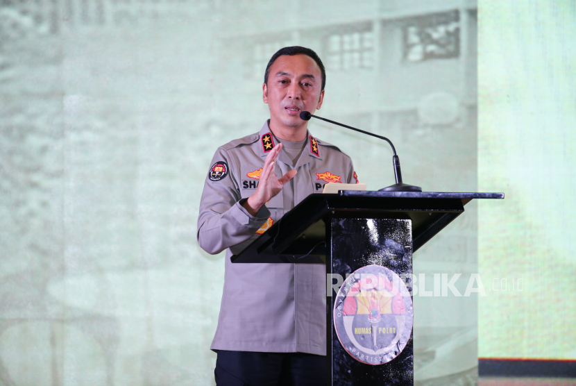 Kadivhumas Polri Irjen Pol Sandi Nugroho memberikan sambutan saat sarasehan bersama para Kadivhumas terdahulu, di The Tribrata, Jakarta Selatan, Rabu (30/10/2024).