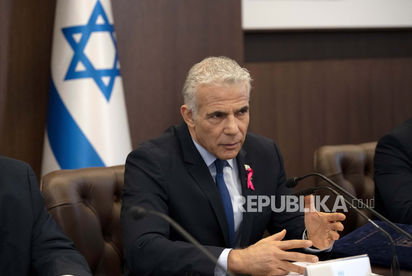 Perdana Menteri Israel Yair Lapid. Perdana Menteri Israel Yair Lapid telah meminta lebih dari 50 pemimpin negara agar mereka mencegah Palestina merujuk konflik Israel-Palestina ke Pengadilan Internasional atau International Court of Justice (ICJ) di Den Haag, Belanda. 
