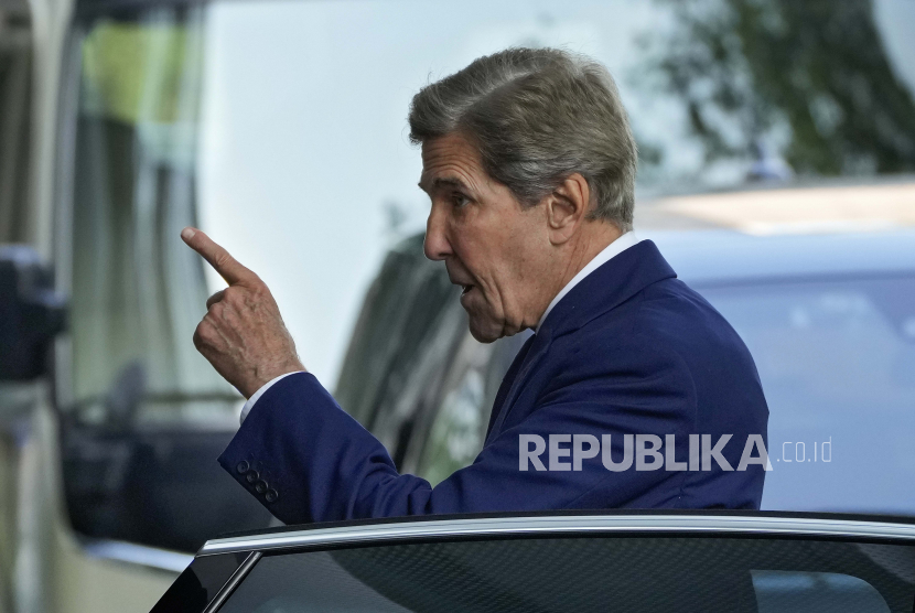 Utusan Khusus Presiden Amerika Serikat (AS) Bidang Perubahan Iklim John Kerry meluncurkan rencana kerja sama internasional untuk mendorong fusi nuklir.