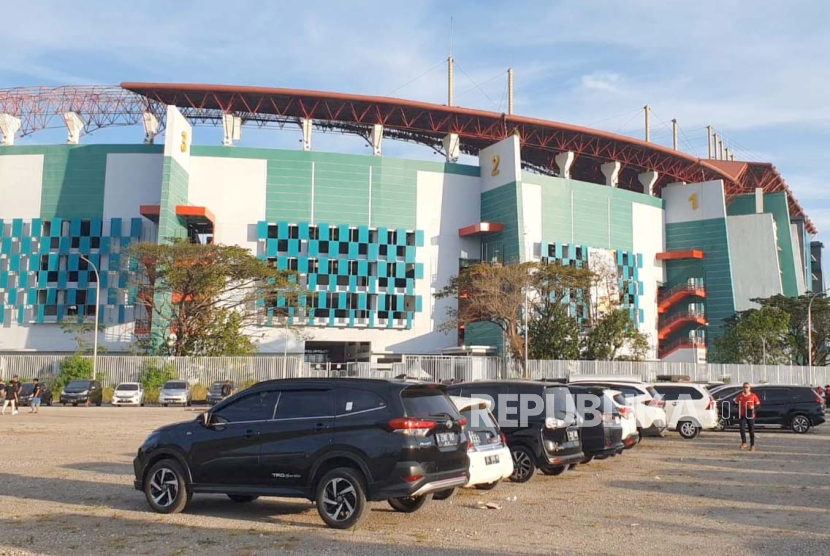 Suasana luar Stadion Gelora Bung Tomo Surabaya Jawa timur. Polda Jatim akan menempatkan personel di luar stadion dan steward di dalam stadion pada laga Piala Dunia U-17.