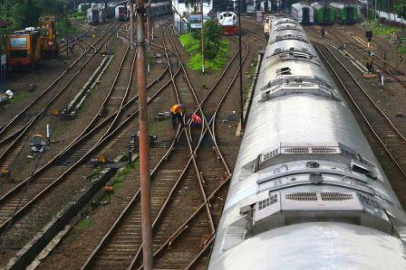  Warga Depok Wajib Tunjukkan Surat Tugas Sebelum Naik KRL