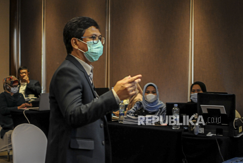 Ketua Umum Ikatan Penerbit Indonesia (IKAPI) terpilih Arys Hilman Nugraha. Arys mengatakan, dunia perbukuan di Indonesia, saat ini mengalami persoalan yang semakin buruk dalam hal pelanggaran hak cipta.